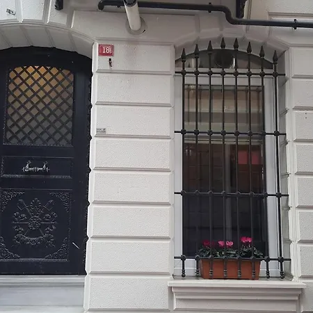 Comfort In 1821,galata Apartment